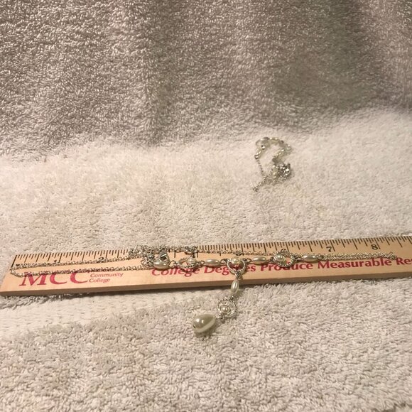 Avon Merryl 3 Piece Gift Set - Silver & Pearl Necklace Bracelet & Earrings - Picture 12 of 16